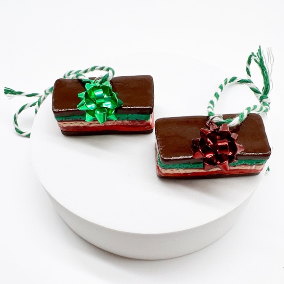 Italian Rainbow Cookie Ornament – Handmade Clay Christmas Tree Decoration - Picture 10 of 11